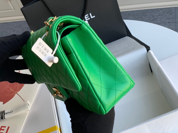 シャネルバッグレプリカ側面デザイン