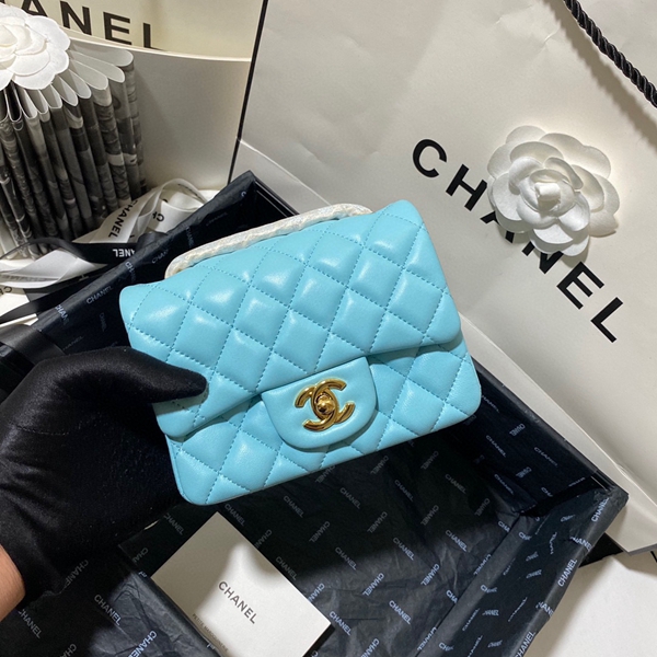 シャネルバッグレプリカ側面デザイン