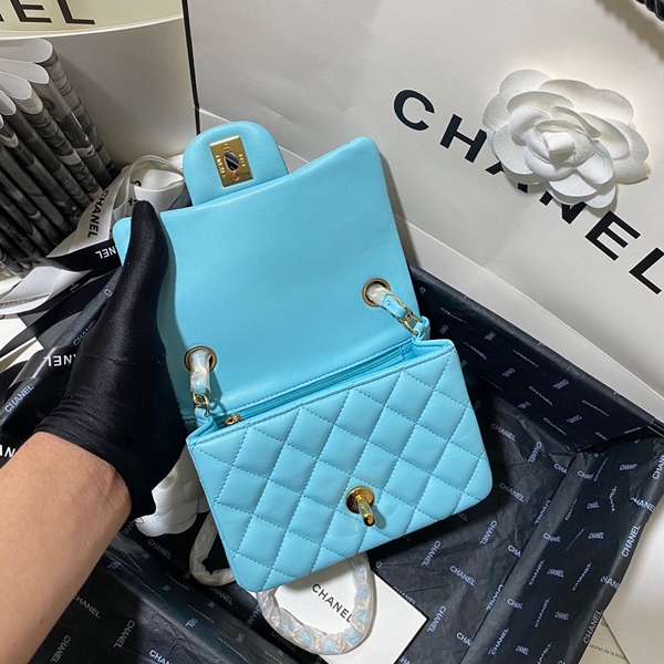 シャネルバッグレプリカ着用イメージ