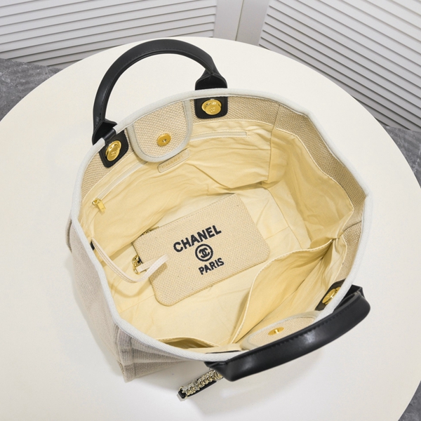 シャネルバッグ着用イメージ