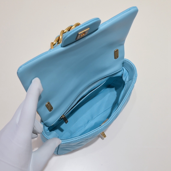 シャネルバッグ着用イメージ
