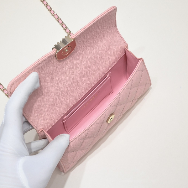 シャネルバッグ着用イメージ
