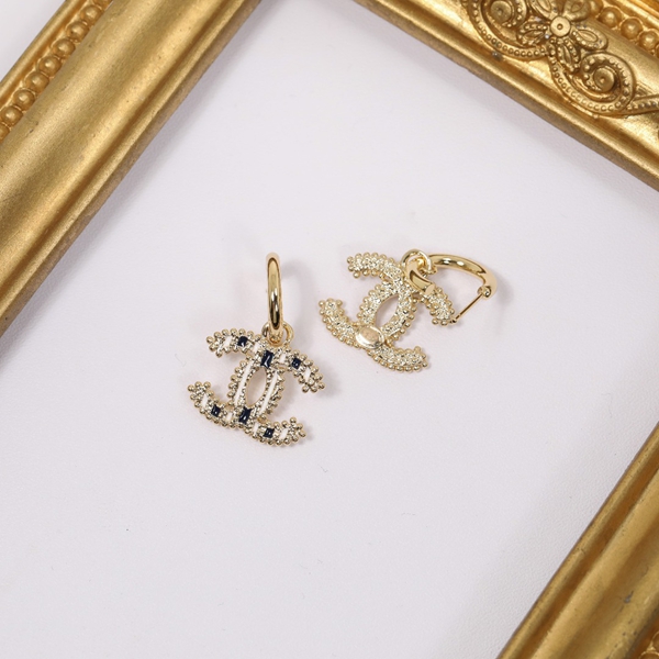 シャネルアクセサリー側面デザイン