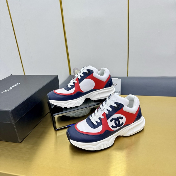シャネル シューズ側面デザイン