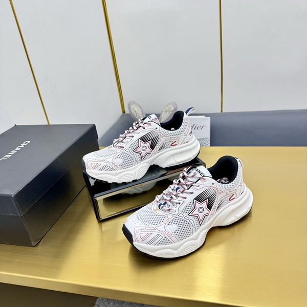 シャネル シューズ側面デザイン
