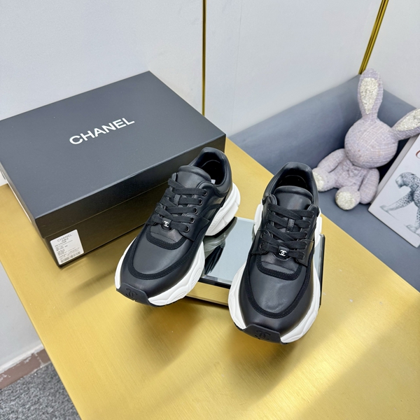 シャネル シューズ着用イメージ