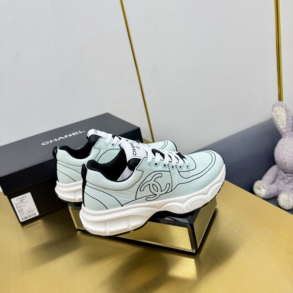 シャネル シューズ着用イメージ