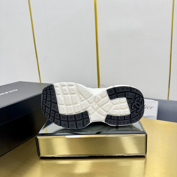 シャネル シューズ着用イメージ