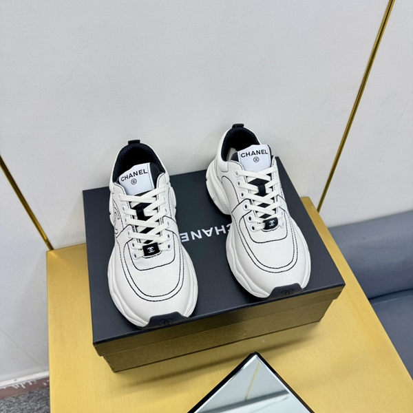 シャネル シューズ着用イメージ