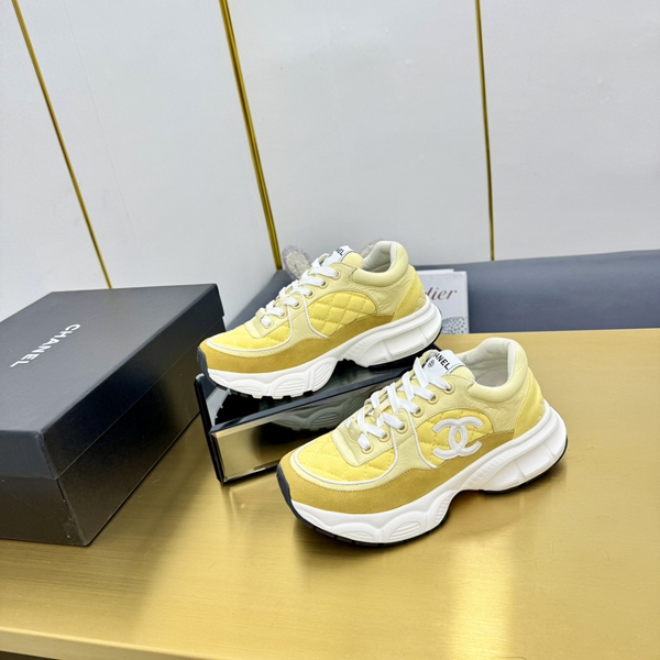 シャネル シューズ側面デザイン