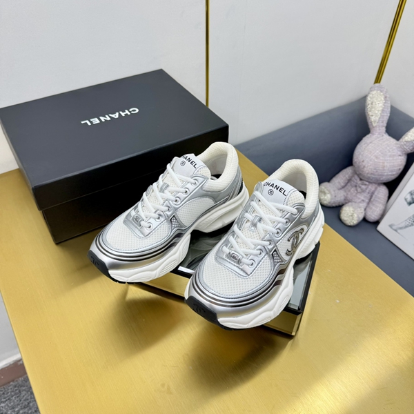 シャネル シューズ着用イメージ