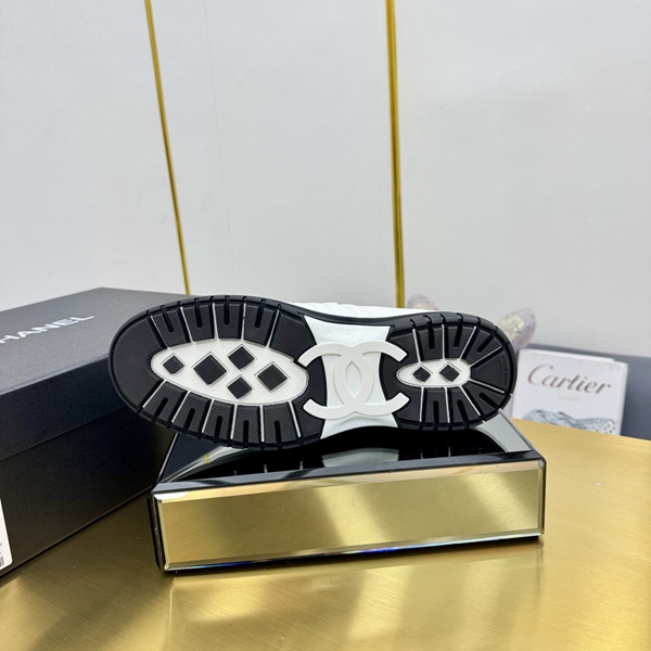 シャネル シューズ着用イメージ