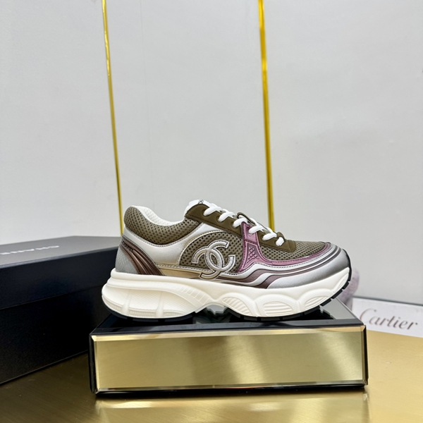 シャネル シューズ側面デザイン