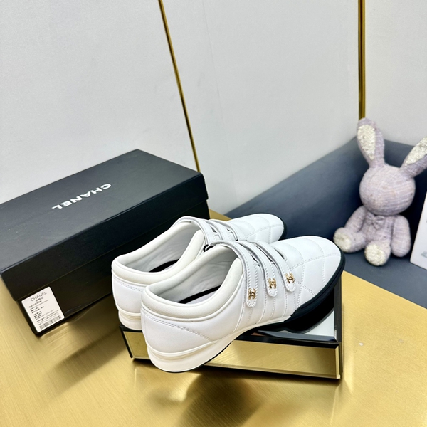シャネル シューズ着用イメージ