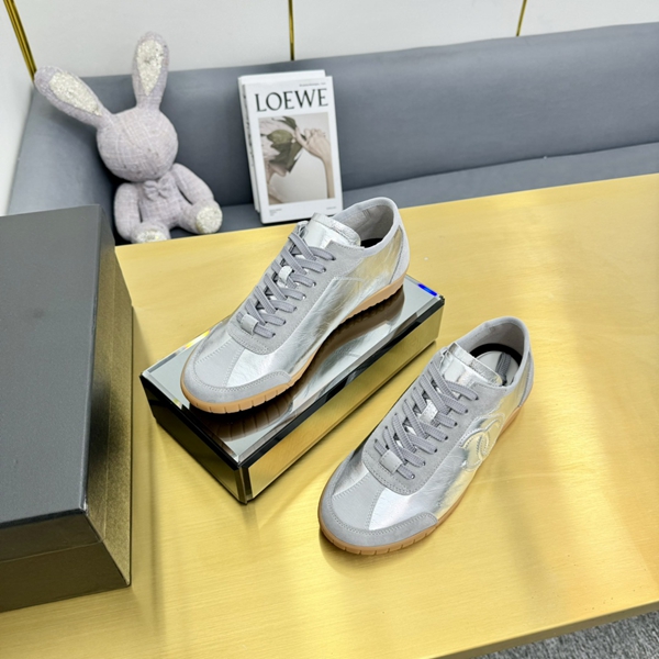シャネル シューズ背面デザイン