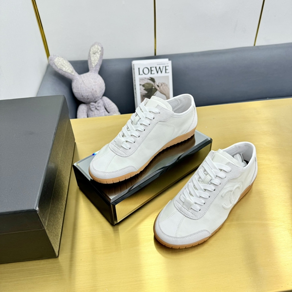 シャネル シューズ背面デザイン