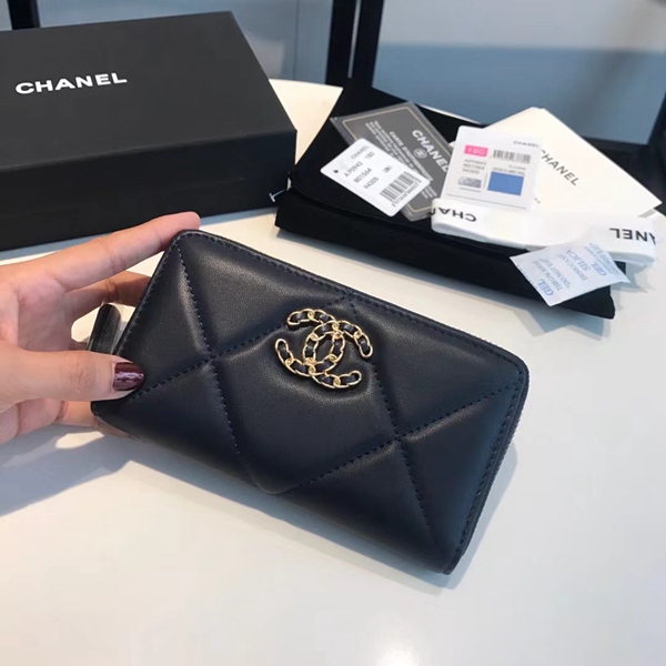 シャネル財布背面デザイン