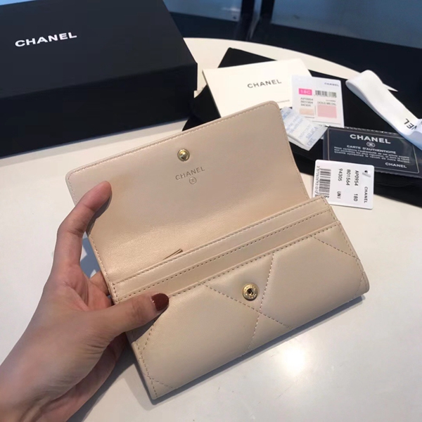 シャネル財布角部分ディテール