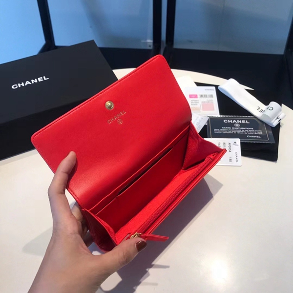 シャネル財布着用イメージ