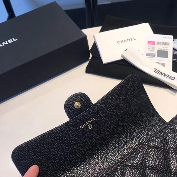 シャネル財布角部分ディテール