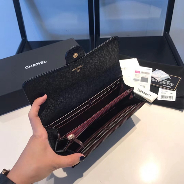 シャネル財布着用イメージ