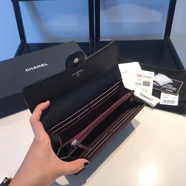 シャネル財布着用イメージ
