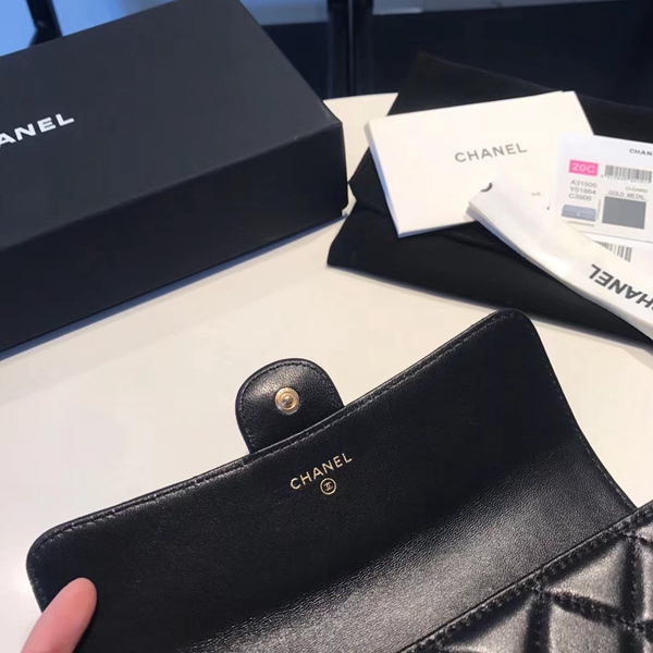 シャネル財布角部分ディテール