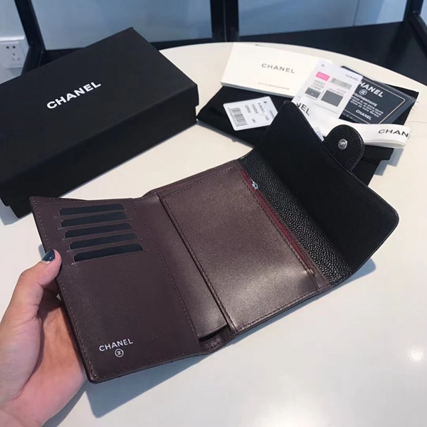 シャネル財布角部分ディテール