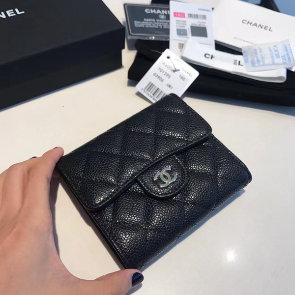 シャネル財布内部構造