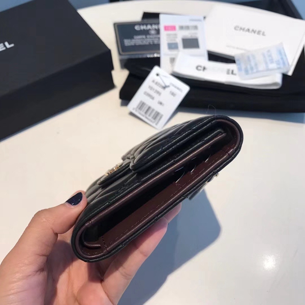 シャネル財布素材ディテール