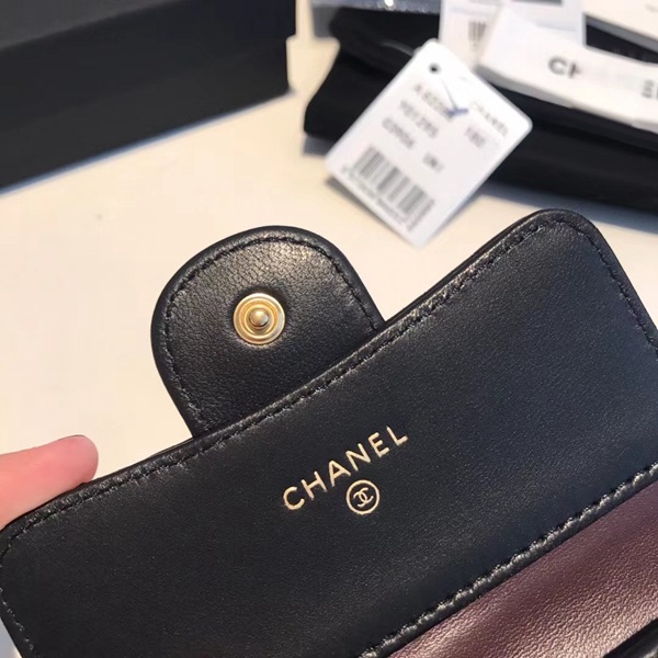シャネル財布角部分ディテール
