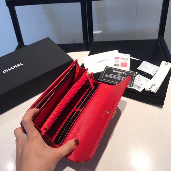 シャネル財布着用イメージ