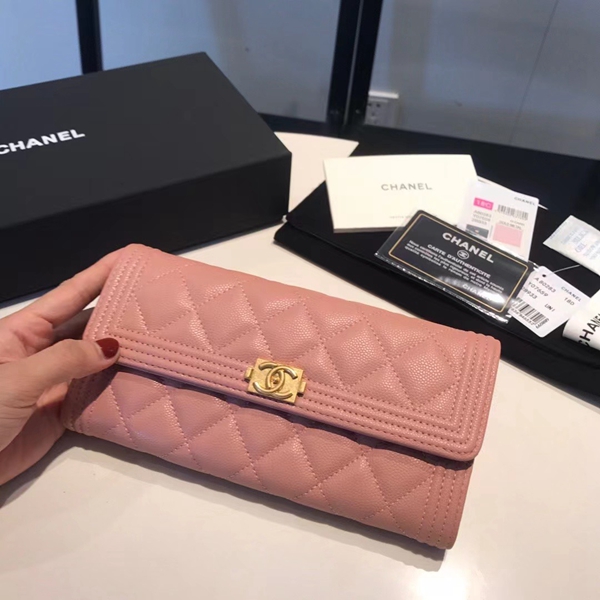 シャネル財布背面デザイン