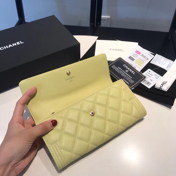 シャネル財布素材ディテール
