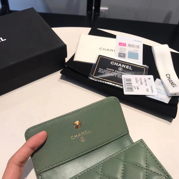 シャネル財布角部分ディテール