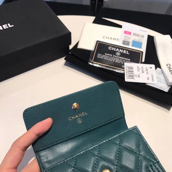 シャネル財布角部分ディテール