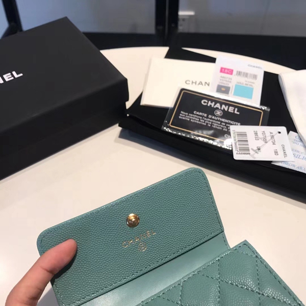 シャネル財布角部分ディテール