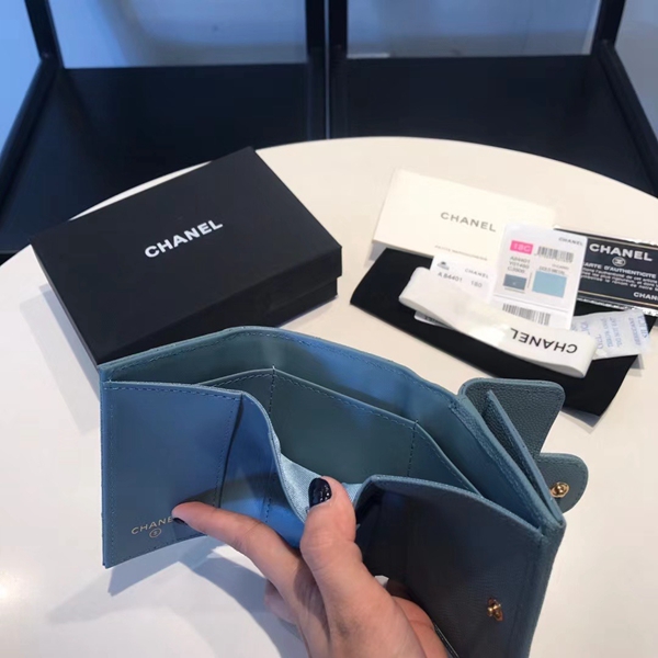シャネル財布着用イメージ