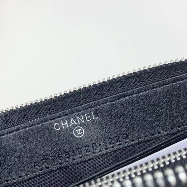 コピーシャネル激安財布着用イメージ