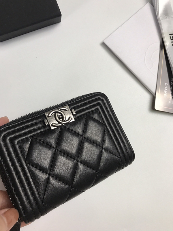 コピーシャネル激安財布背面デザイン