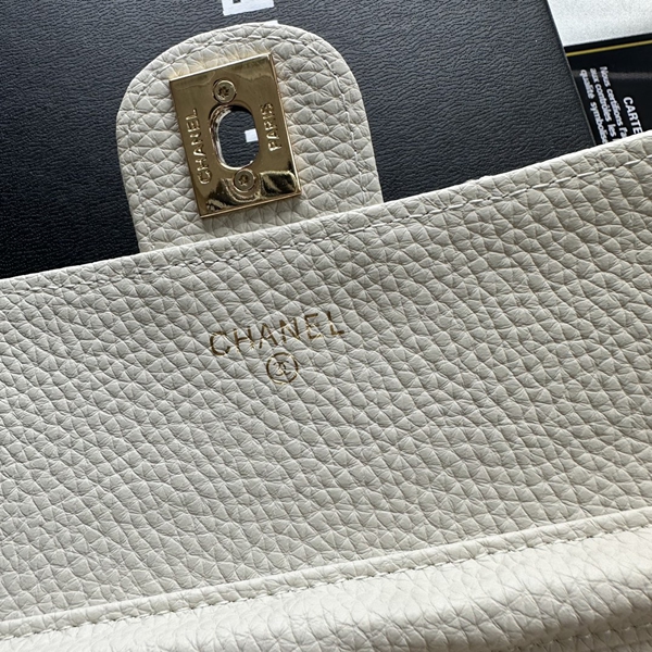 コピーシャネル激安財布着用イメージ