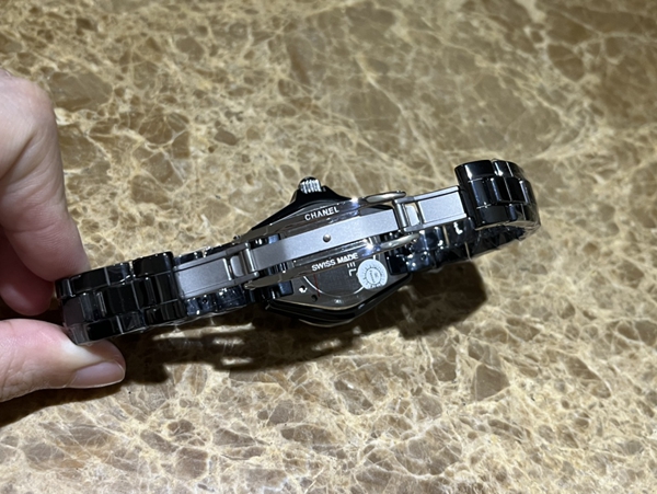 シャネル時計角部分ディテール