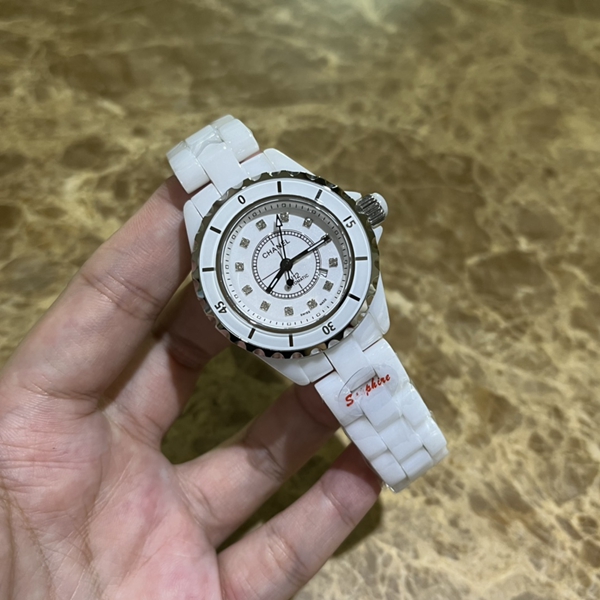 シャネル時計着用イメージ