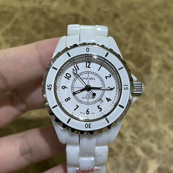 シャネル時計背面デザイン
