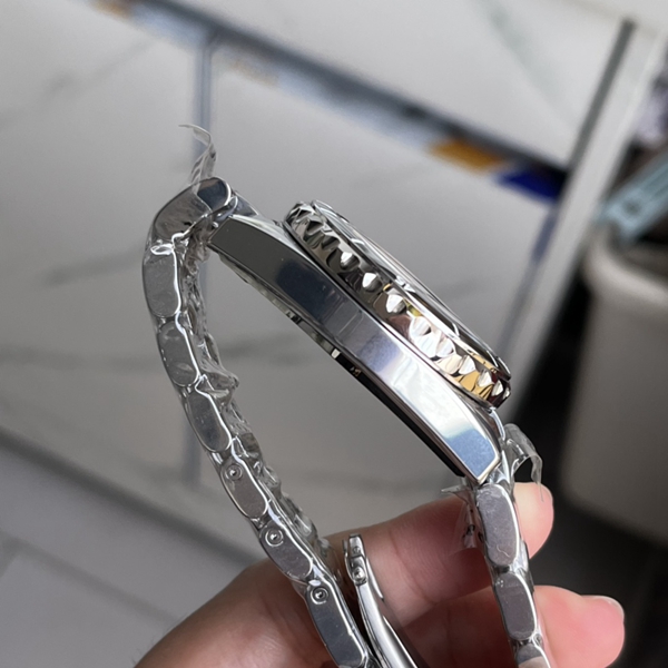 シャネル時計素材ディテール