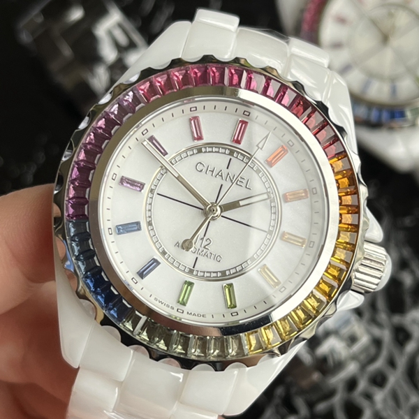 シャネル時計背面デザイン
