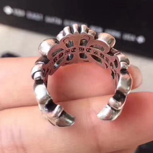 クロムハーツアクセサリー背面デザイン
