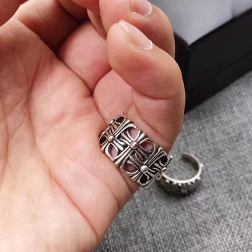 クロムハーツアクセサリー背面デザイン