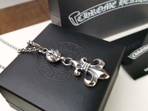 クロムハーツアクセサリー着用イメージ