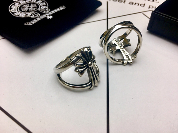 クロムハーツアクセサリー正面デザイン